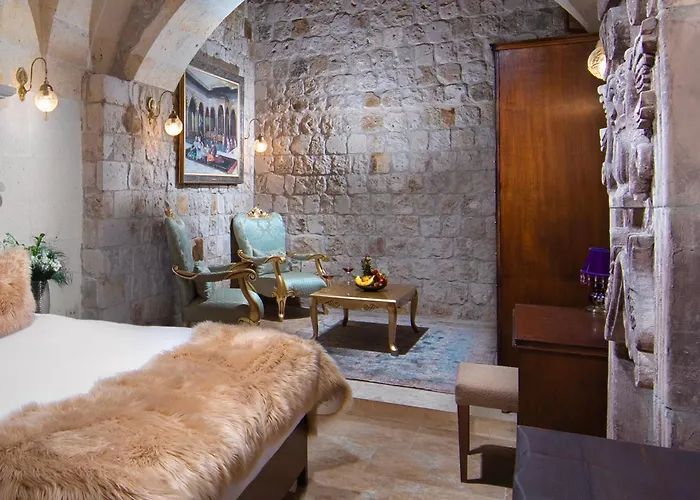 Cappadocia Pegasos Cave أُتْشيسار